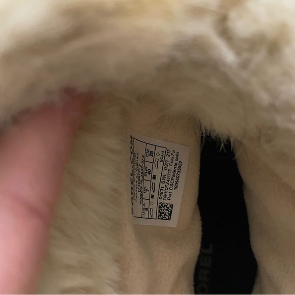 Sorel boots - Picture 3 of 4